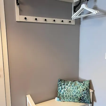 Downtown Apartment *